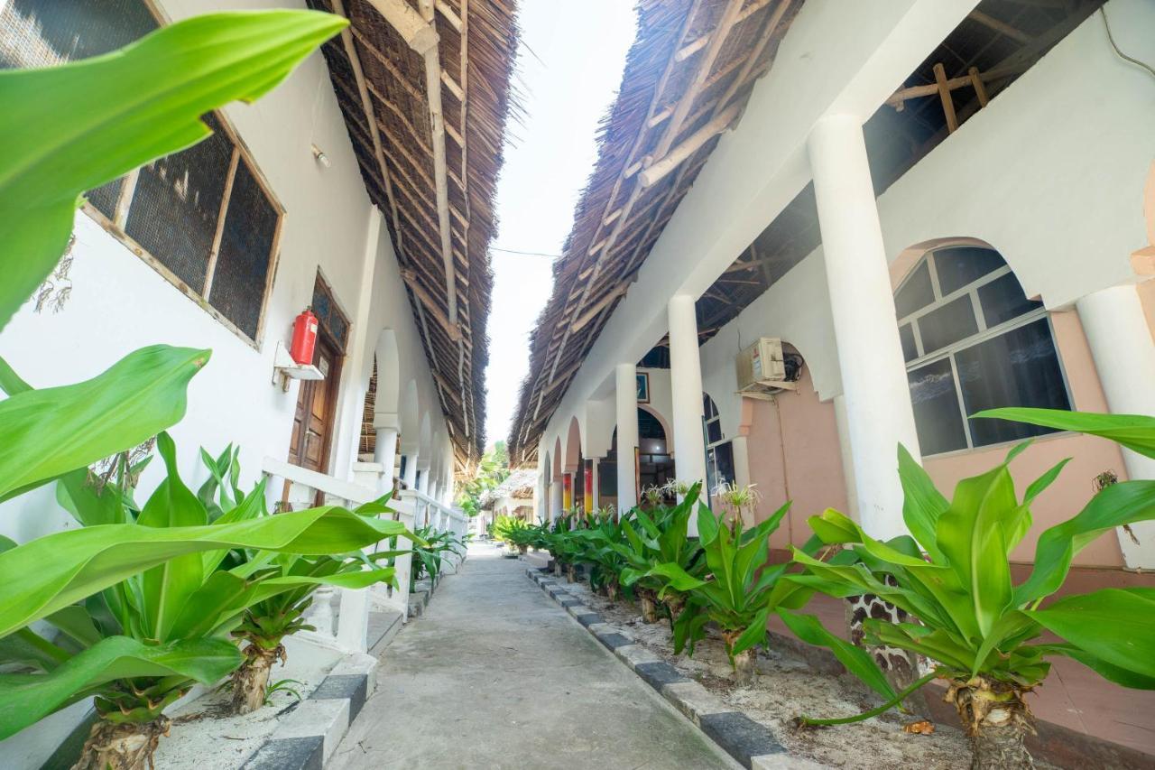 Visitor'S Inn จัมเบียนี ภายนอก รูปภาพ